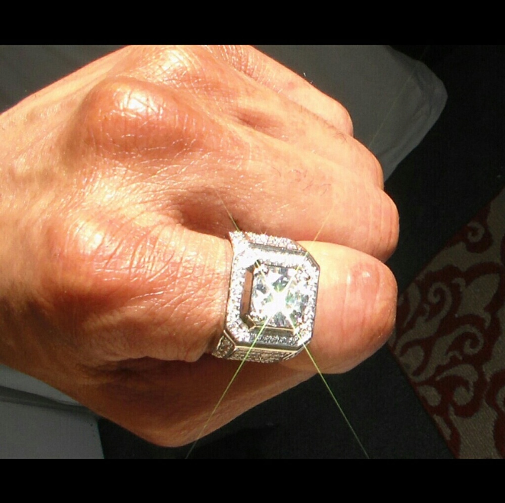 Men's S925 CZ Diamond Bed Pedistal Ring